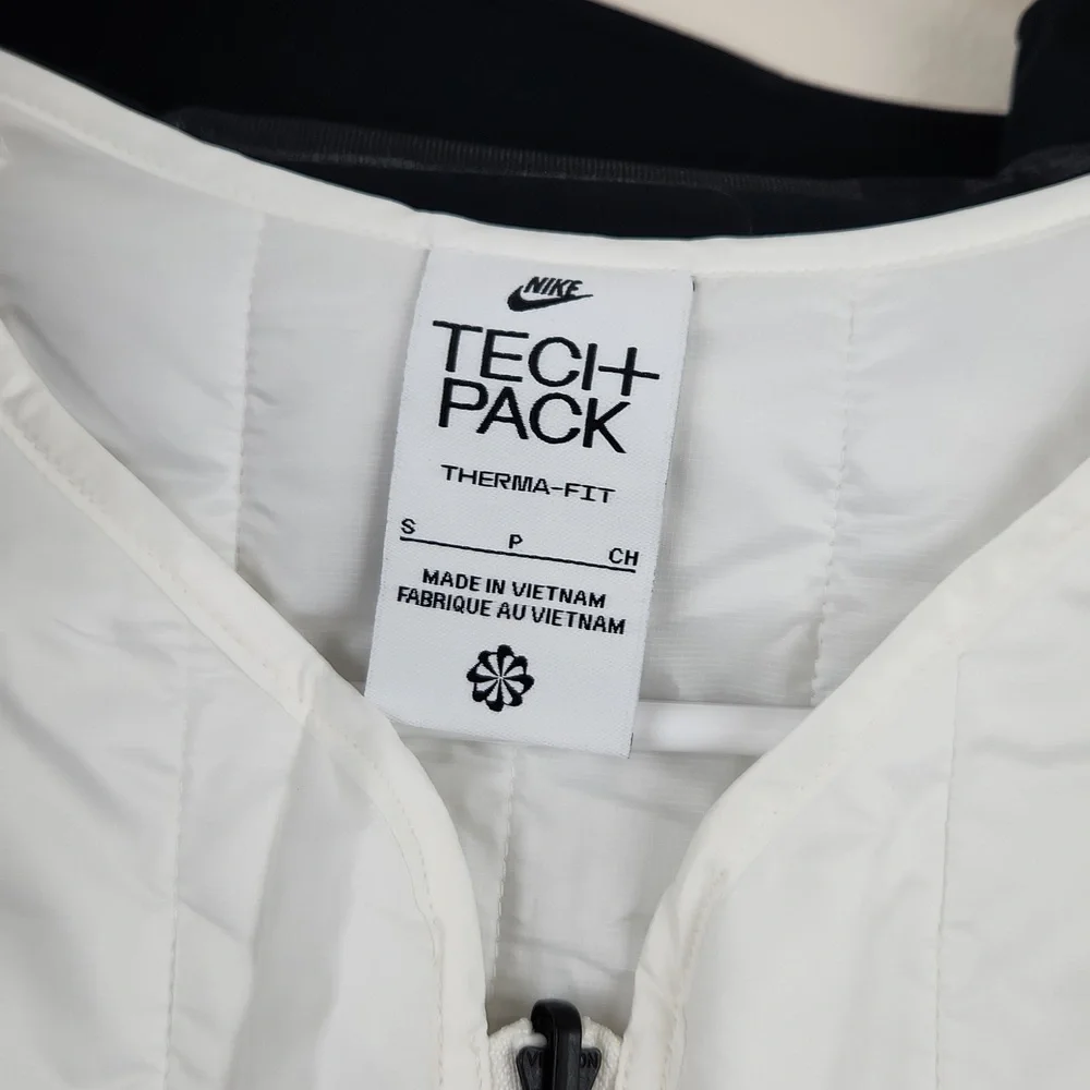 Nike Women's Teci+Pack Storm-FitADV - Picture 7 of 11